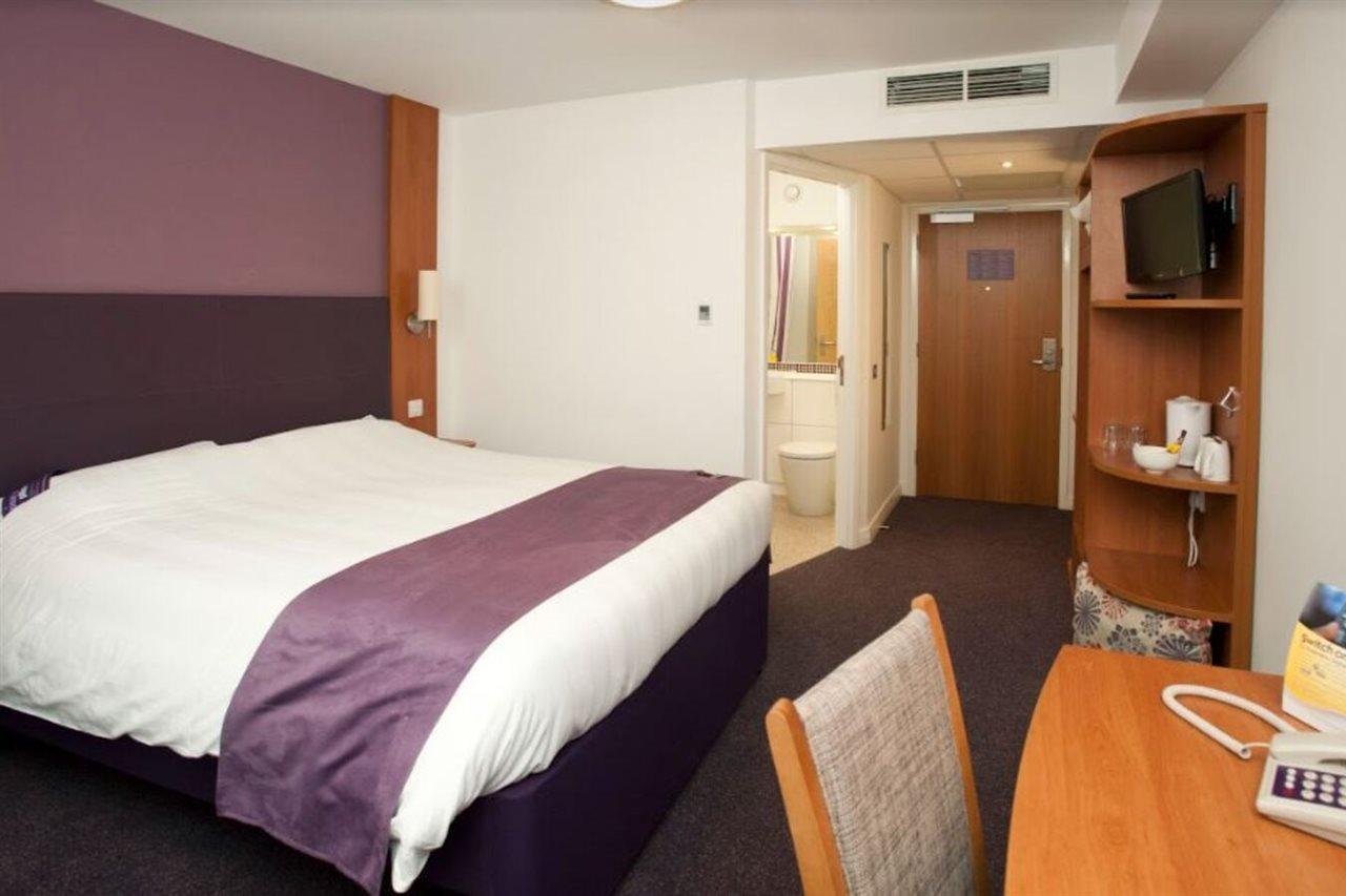 Premier Inn Derry / Londonderry Exterior photo