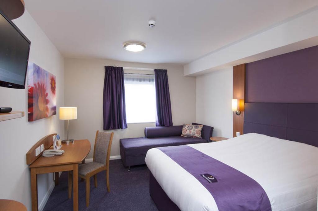 Premier Inn Derry / Londonderry Room photo