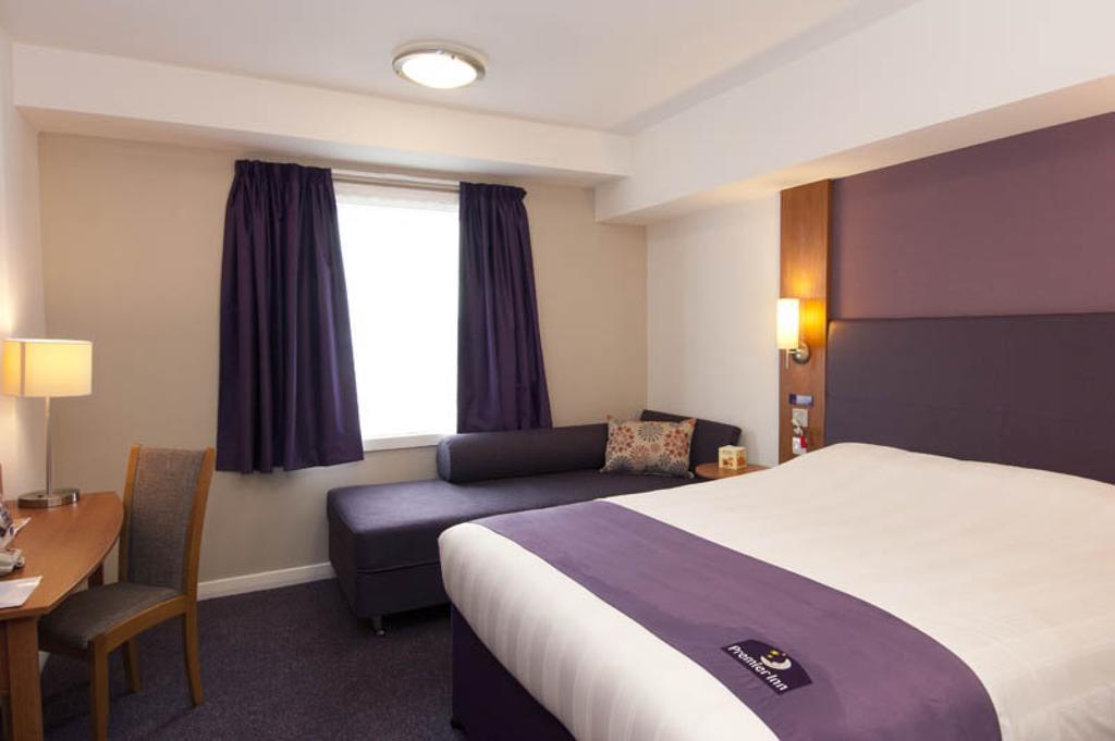 Premier Inn Derry / Londonderry Exterior photo