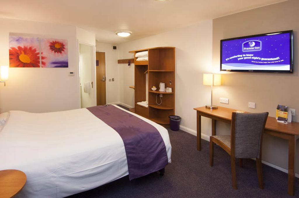 Premier Inn Derry / Londonderry Exterior photo