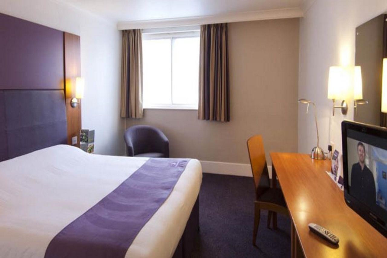 Premier Inn Derry / Londonderry Exterior photo