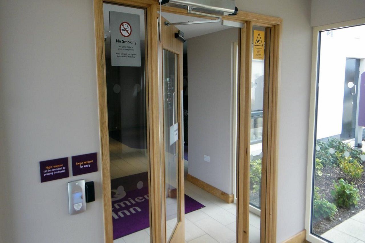 Premier Inn Derry / Londonderry Exterior photo