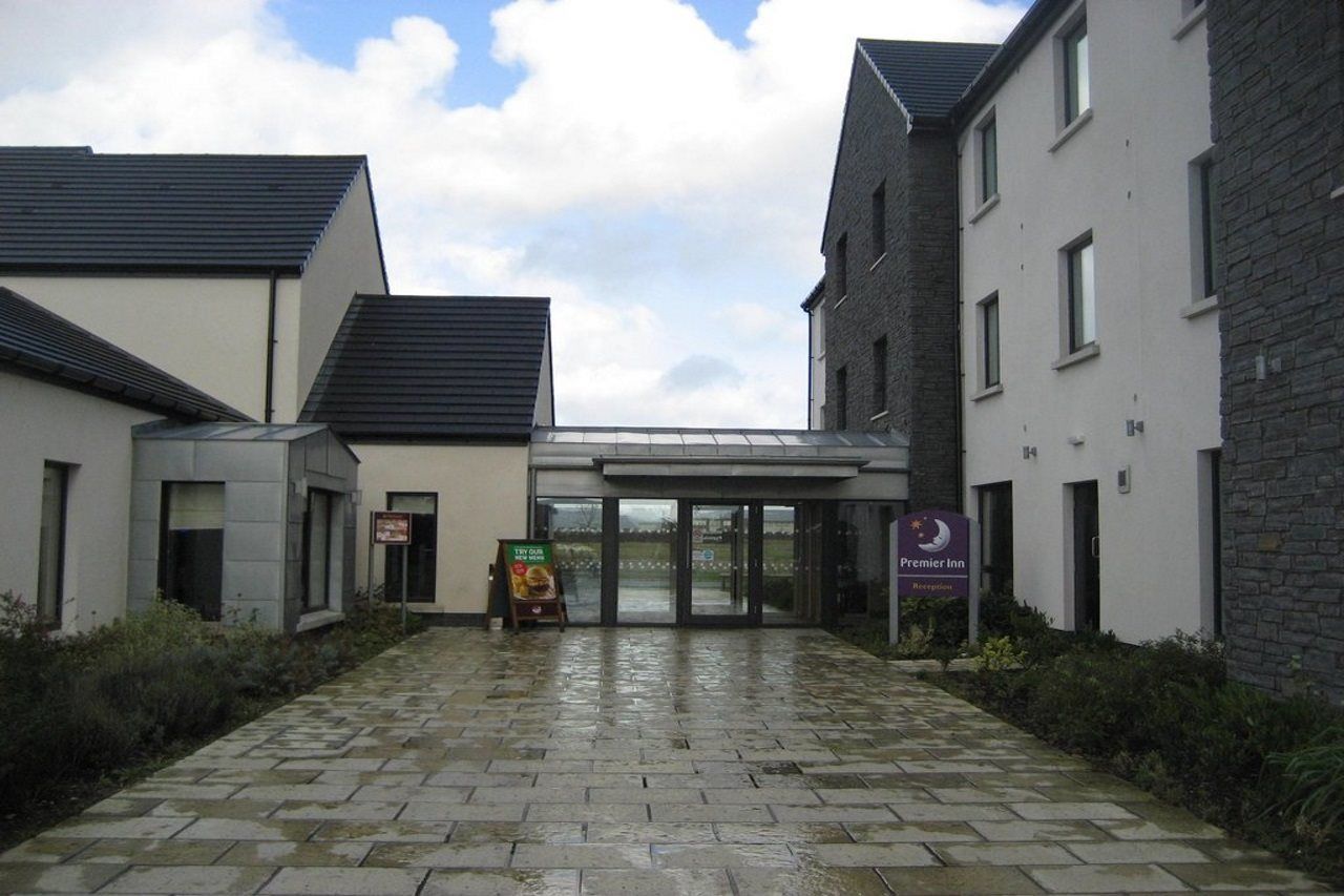 Premier Inn Derry / Londonderry Exterior photo